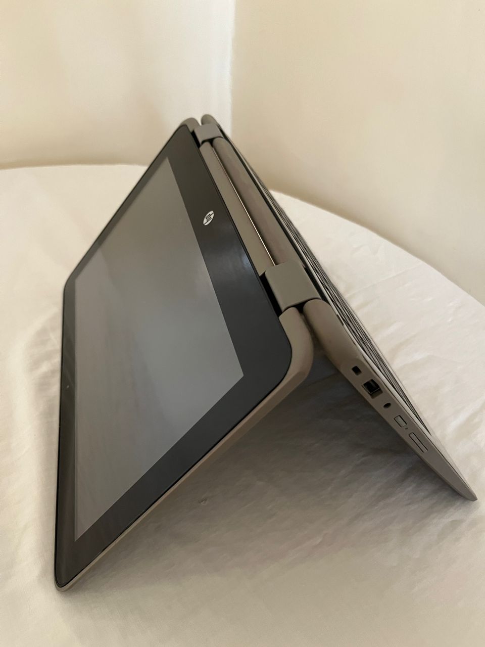 HP ProBook X360 – Hybride Tactile 2-en-1 (Convertible en Tablette)